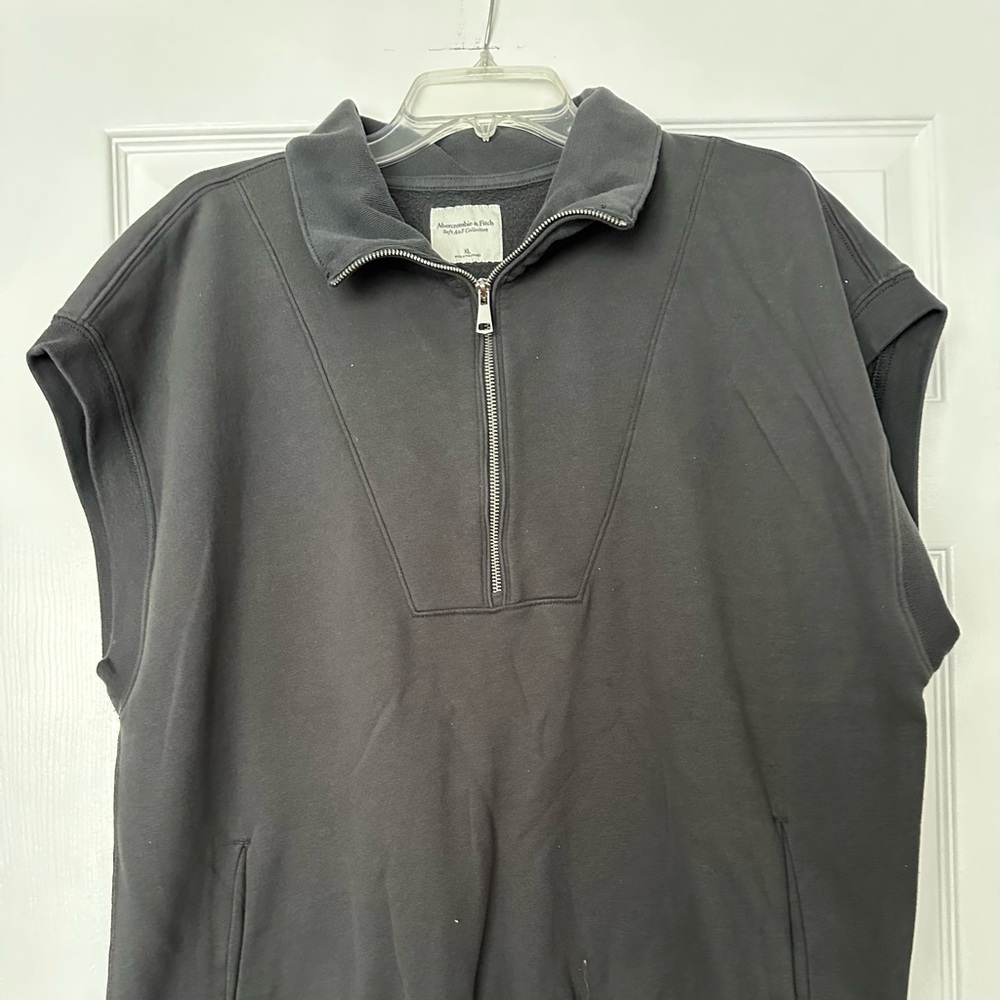 Abercrombie & Fitch Black Sweatshirt Poncho